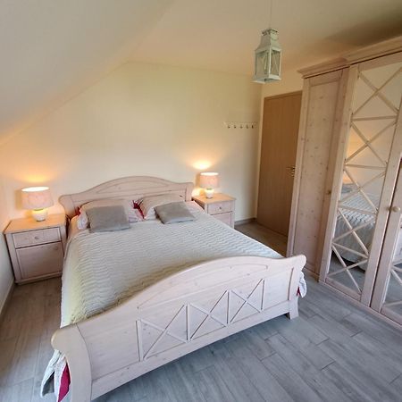 Maison et vélos à Godinne dans la Vallée de la Meuse Exterior foto
