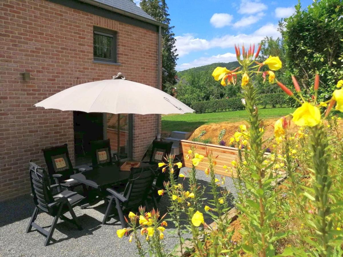 Maison et vélos à Godinne dans la Vallée de la Meuse Exterior foto