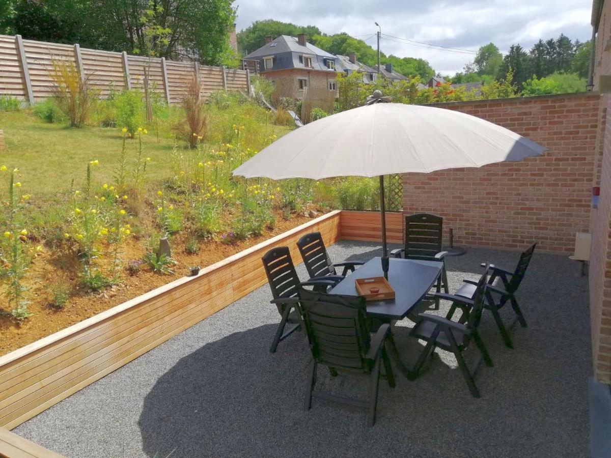 Maison et vélos à Godinne dans la Vallée de la Meuse Exterior foto